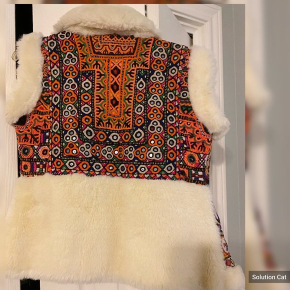 Colorful Sherpa style vest with mirror accents - Picture 4 of 5